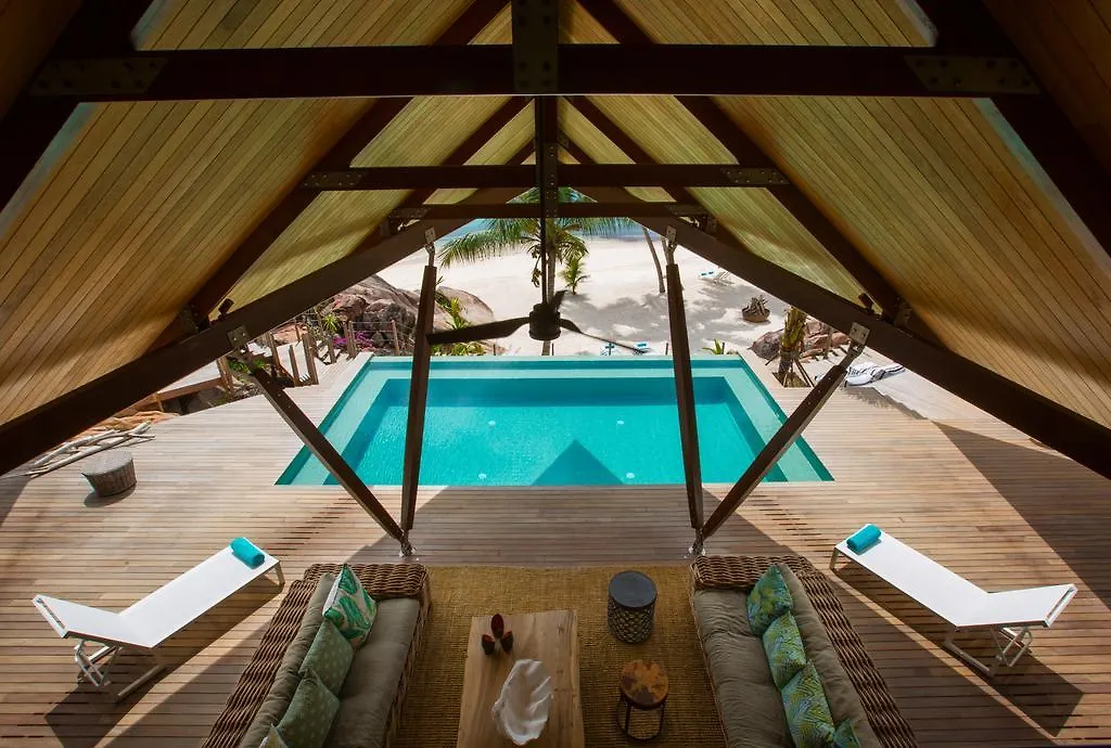 Deckenia Villa Au Cap